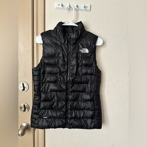 The North Face Women's Black Puffer Vest 550